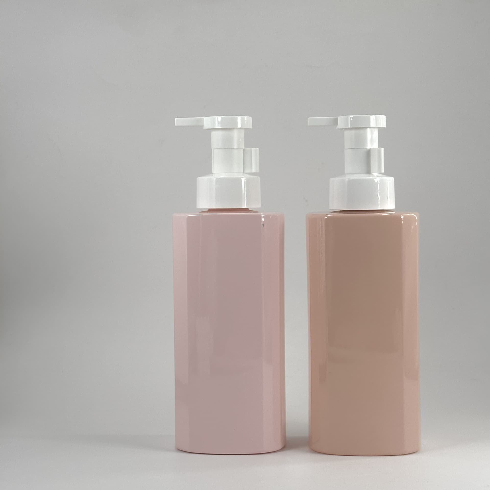 500/750ML Cleaning Liquid Shampoo Body Wash Conditioner Cleaner PET Plastic Ribbed Flat Square Bottle