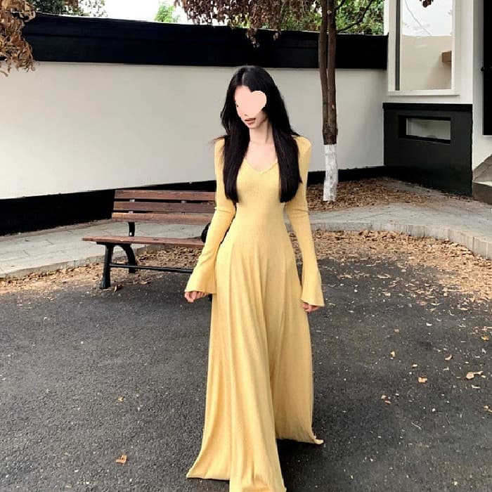 French Knit Dress with Coat, New Women's Early Spring Design, Elegant Waist-Cinching Long Dress