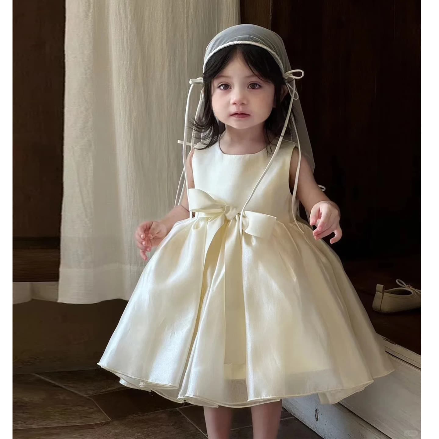 Light champagne color children's dress, elegant little host stage performance clothing, fashionable birthday party dress