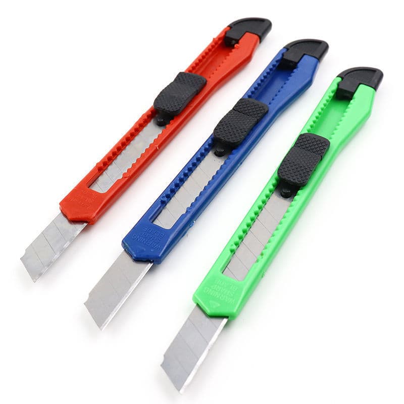 Factory professional wholesale set utility knife small knife, large quantities accepted for various models of utility knives and trimming knives for foreign trade.