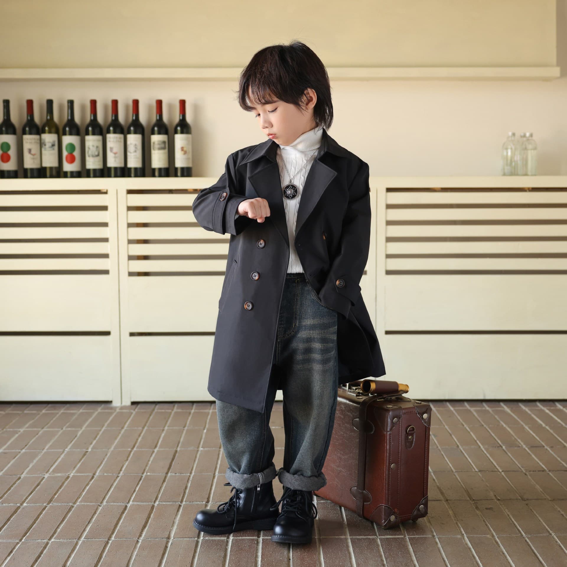 Cross-border autumn and winter children's clothing boys' trench coat, children's long coat, British style, fashionable baby coat for middle and large children, trendy and cool.