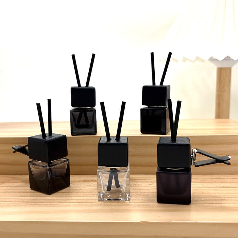 Black Car Aroma Diffuser Bottle Square Glass Refill Bottle Black Cap Fragrance Empty Bottle Car Fiber Stick Diffuser Bottle