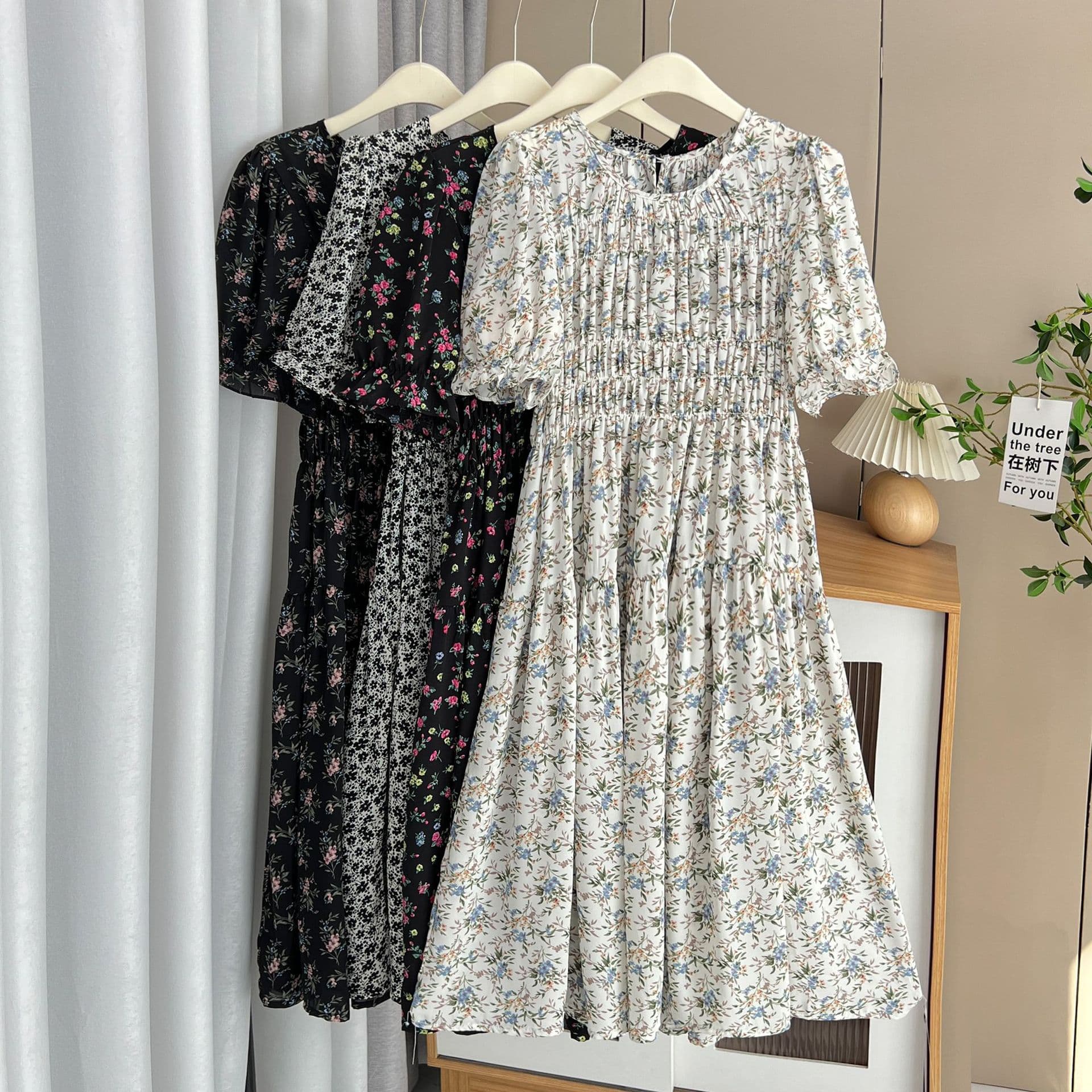 Plus Size Women's Summer New 200kg Fat Sister Fashion Temperament Small Fresh Floral Short Sleeve Dress 3994