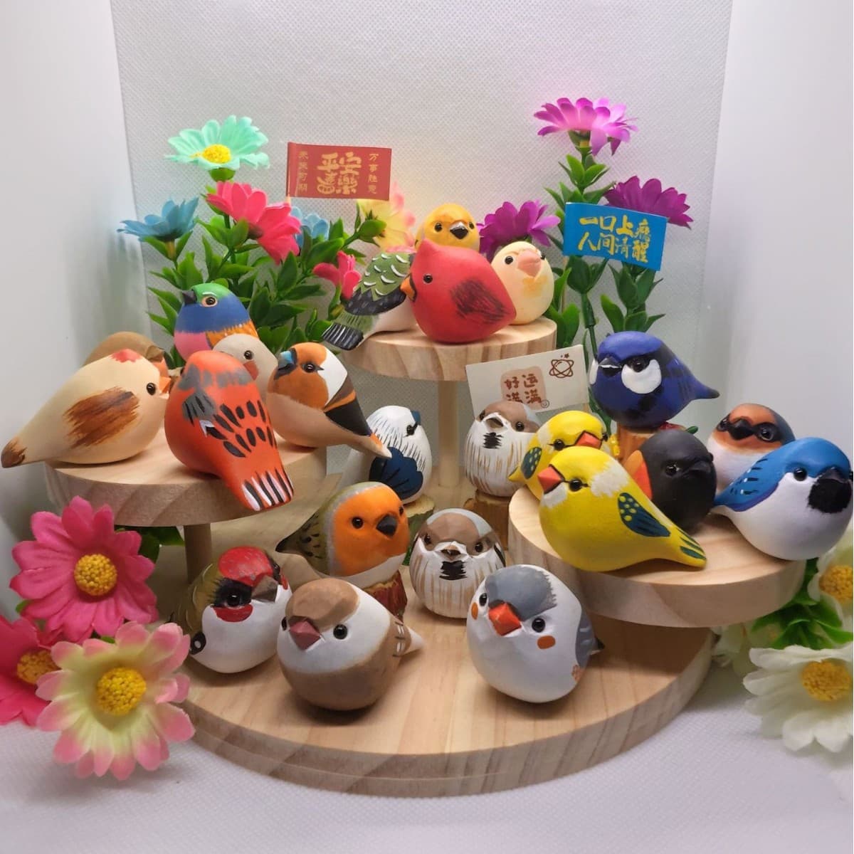 Handmade wood carving little fat bird ornaments, hand-painted gifts, friend hangers, car-mounted handmade animal cartoons, holy desktop toys