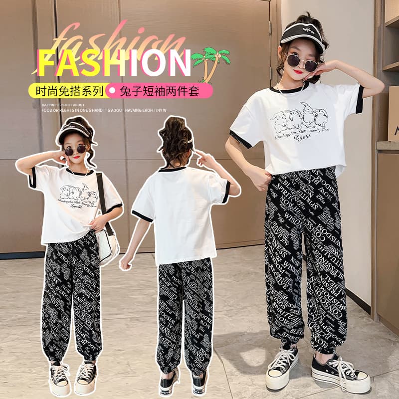 2026 new summer girls' suits, summer clothes for older children, Korean style short-sleeved chiffon letter nine-quarter pants two-piece trendy set