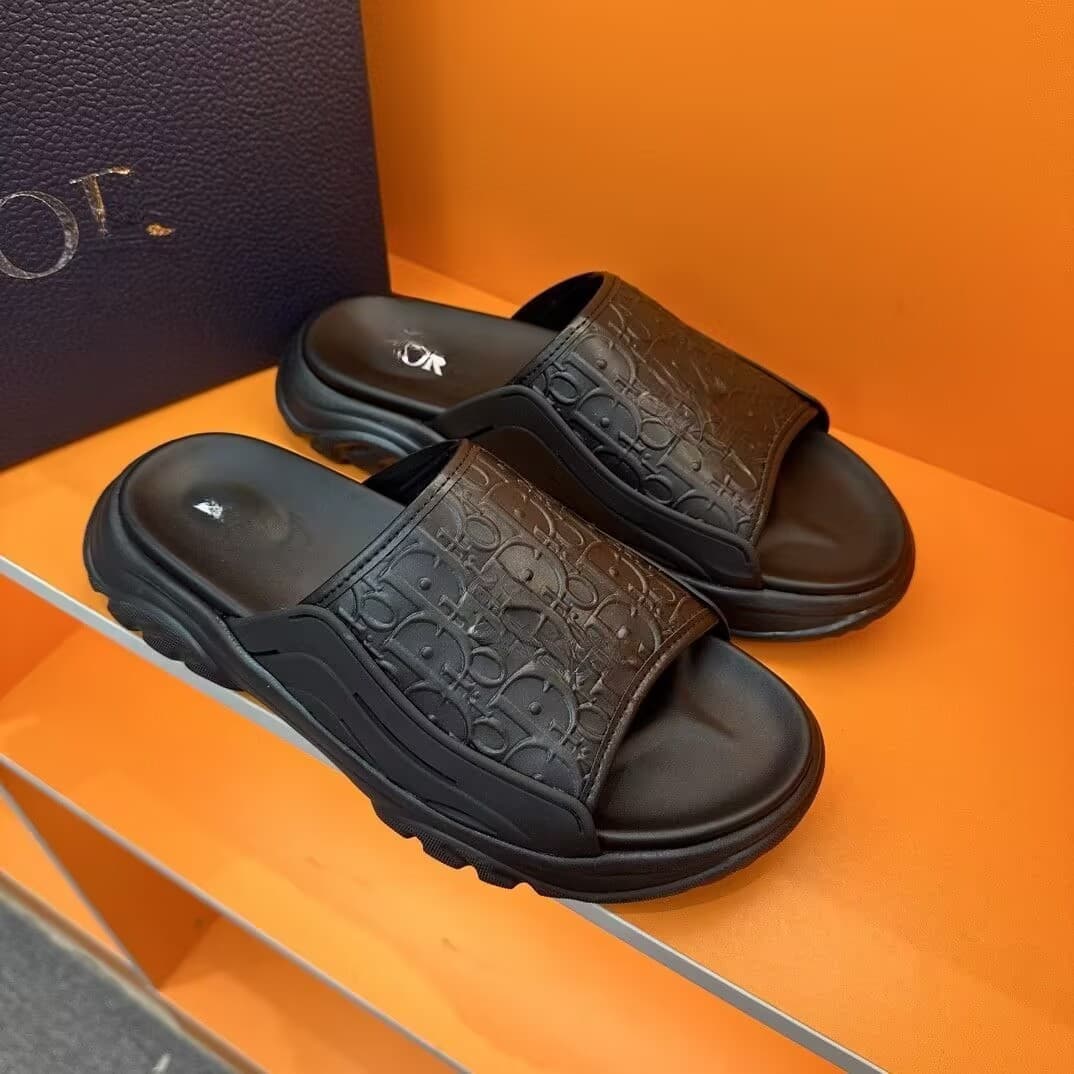 European 2025 Summer Sandals for Men, Fashion Brand Slippers, High-End Men's Shoes, Stylish Outdoor Flip-Flops