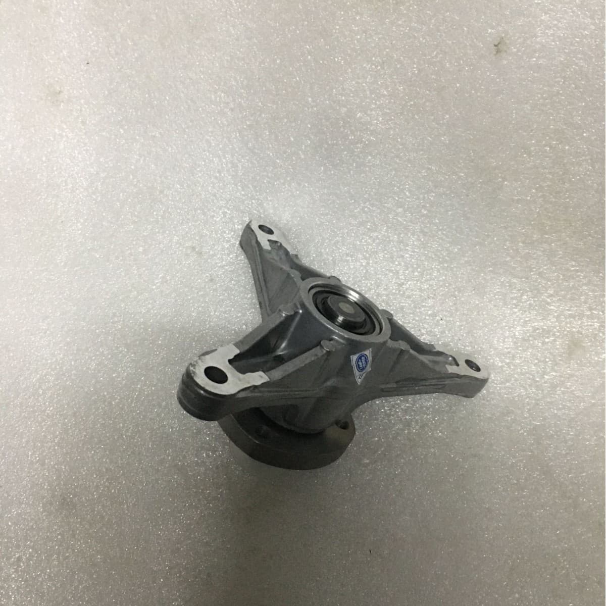 LR121782 Land Rover Range Rover Fan Coupler Bracket Land Rover Electric Fan Bracket Idler Pulley Bracket