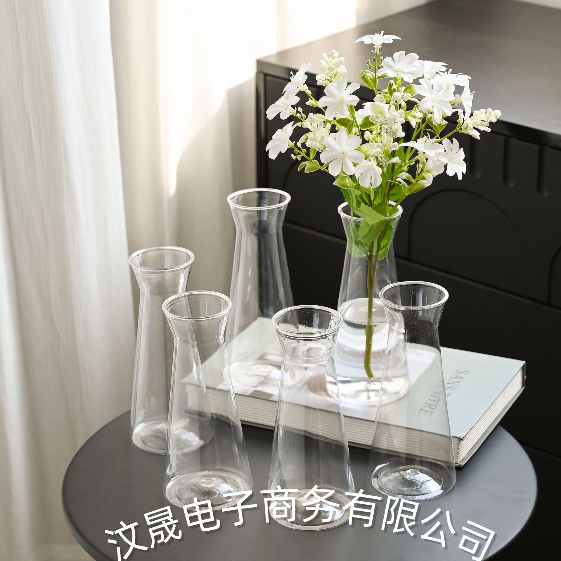 Cross-border wholesale new flat conical plastic vase, Nordic modern desktop decorative flower arrangement, transparent hydroponic vase.