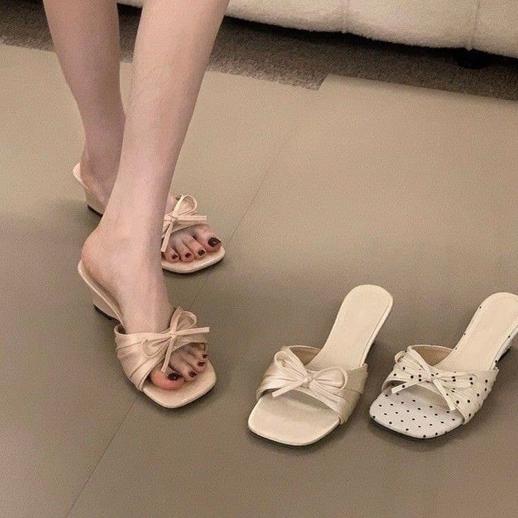 Soft French Bow Polka Dot Flat Slide Sandals for Women Summer 2026 New Style with Skirt Wedge Heel Open Toe Slippers