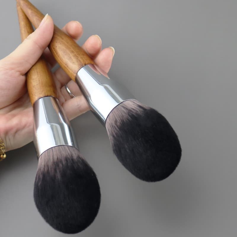 Extra-Large Powder Brush with Solid Rosewood Handle, Portable Makeup Brush for Beginners, Large Setting Brush for Blush