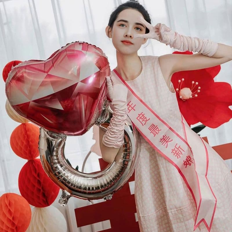 Bridal gown, wedding photo props, diamond creative ring, balloons, internet celebrity decorations for marriage registration, engagement, proposal, and confession.