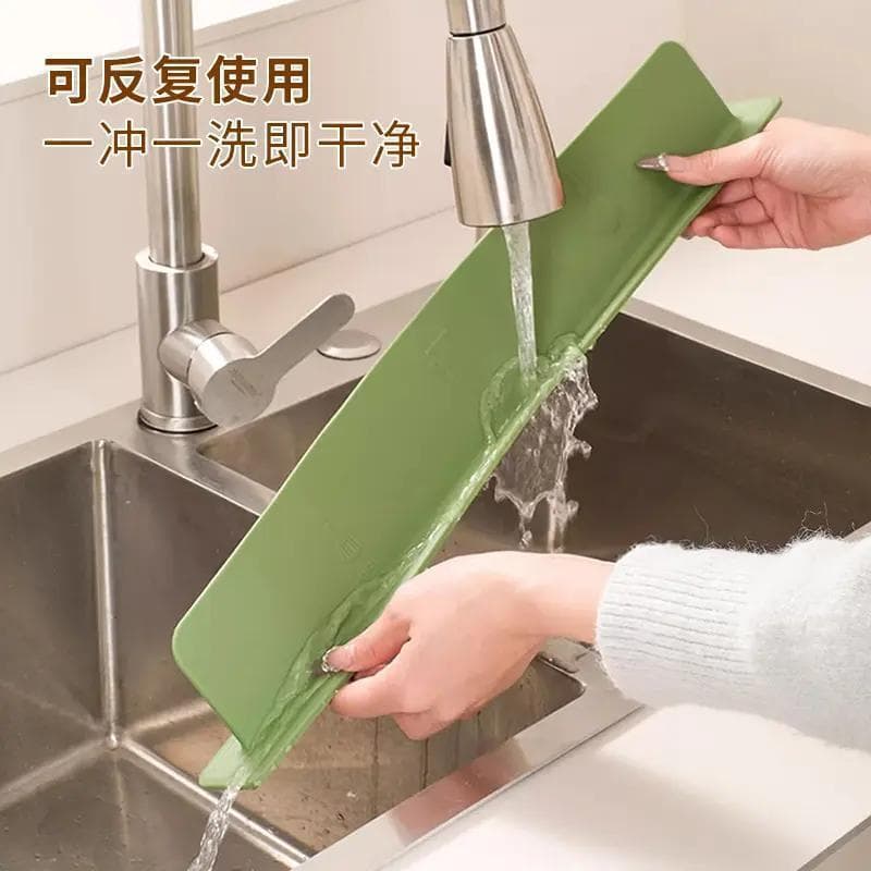Sink Splash Guard Kitchen Anti-Splash Baffle, Basin Sink Wash Basin Silicone Suction Cup Water Stop Strip, Thickened Version