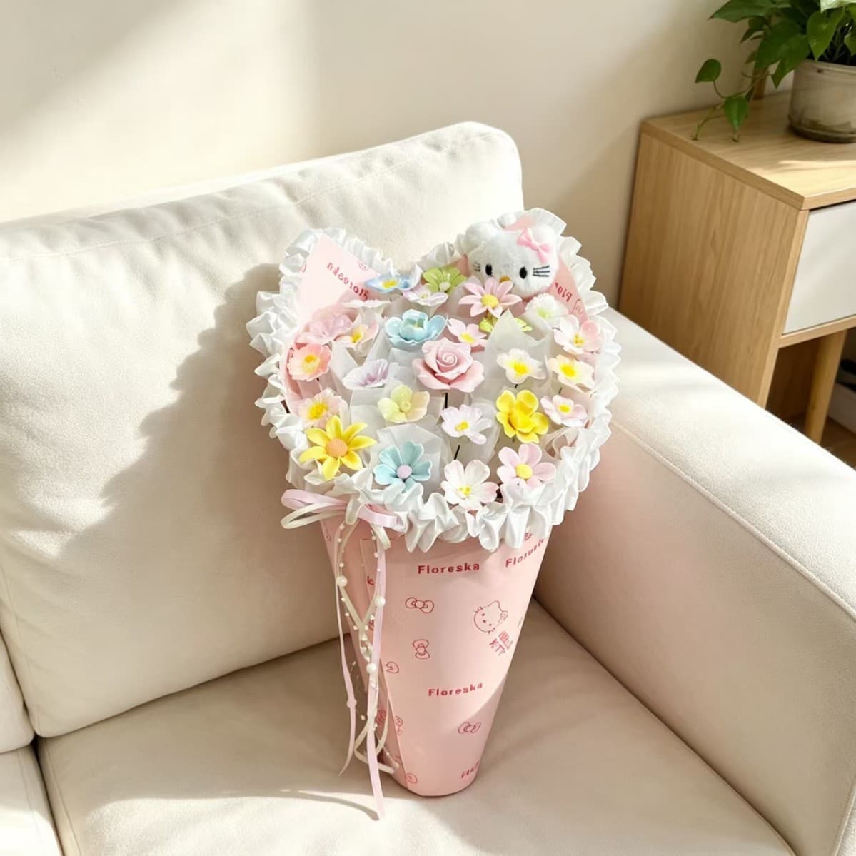 Trendy Valentine's Day Hello Kitty Flower Bouquet Ceramic Flower Finished Product, Valentine's Day Wife Birthday Gift, Jingdezhen Ceramic Flower Bouquet