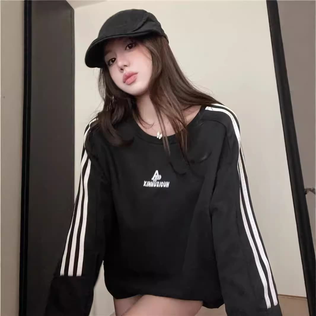 New 2025 Early Winter Casual White Long-Sleeve Round Neck Sweatshirt Jacket for Women, Autumn Loose Relaxed Mid-Length Top