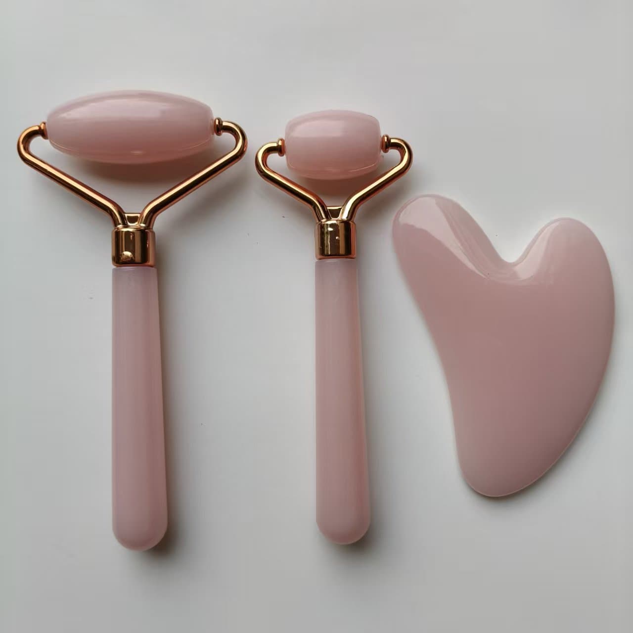 Heart-shaped Pink Crystal Roller Massager, Pink Crystal Heart Gua Sha Board, Facial Beauty Board, Double Head Roller Massager