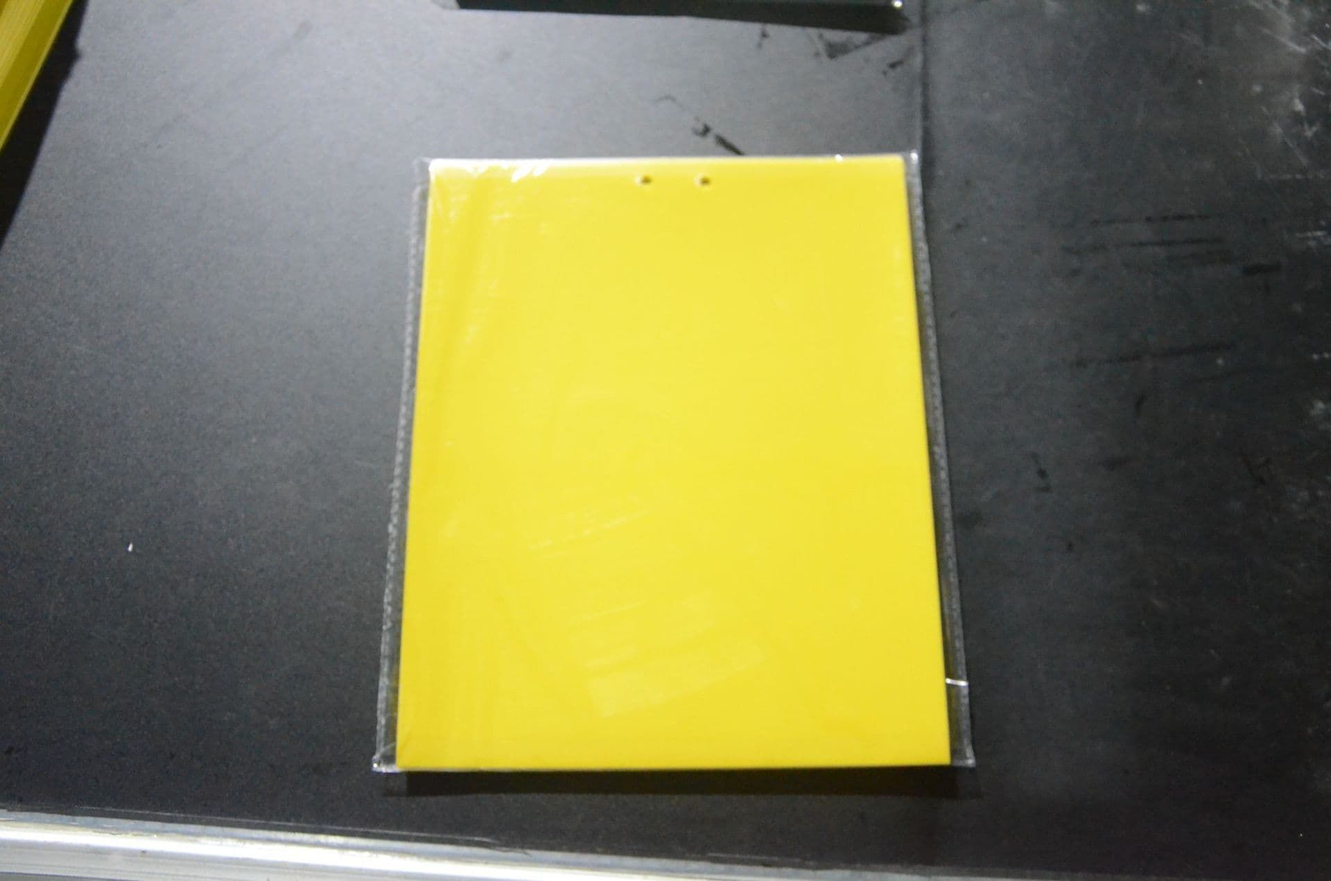 Strong Double-Sided Sticky Insect Trap Yellow Board for Whiteflies and Flying Insects, Blue Board for Thrips, Degradable Adhesive for Orchards and Tea Gardens