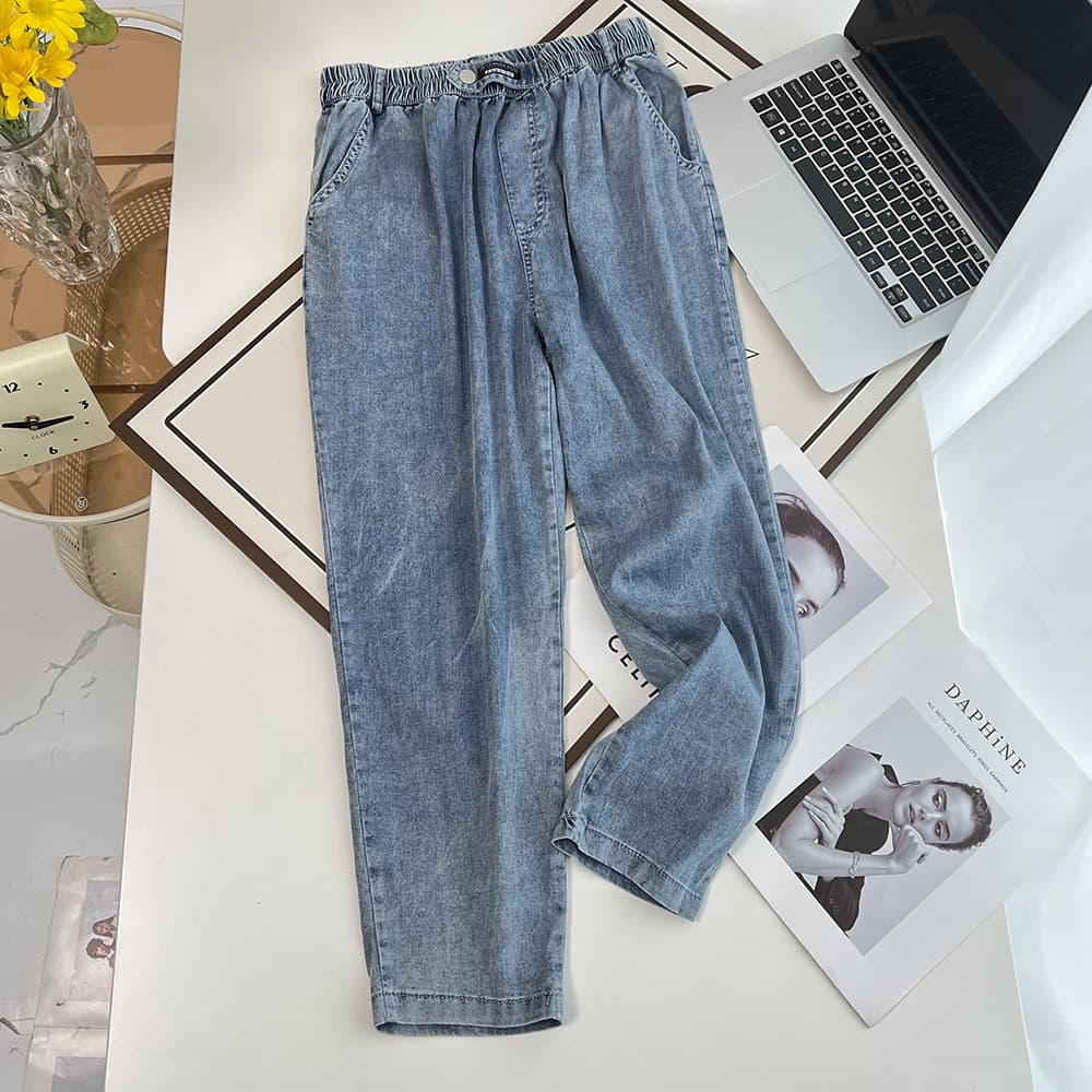 2026 Plus Size Women's Summer New Versatile Lightweight Jeans for 200 lbs Curvy Ladies Casual Harem Cropped Pants 2228
