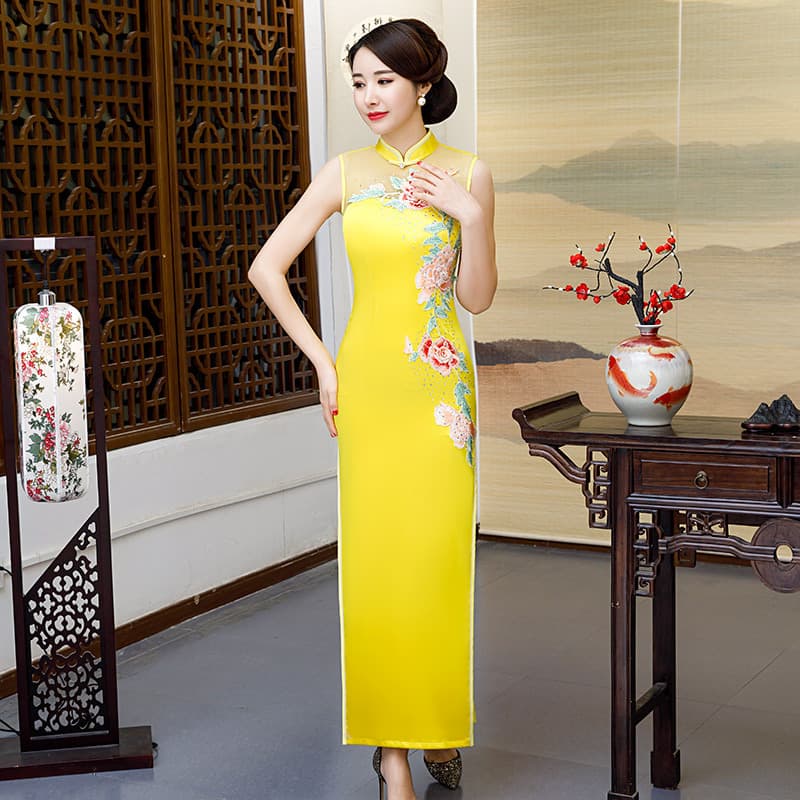 Three-dimensional embroidery hot diamond yellow national style new Chinese style extended style cheongsam improved young style female high-end catwalk style