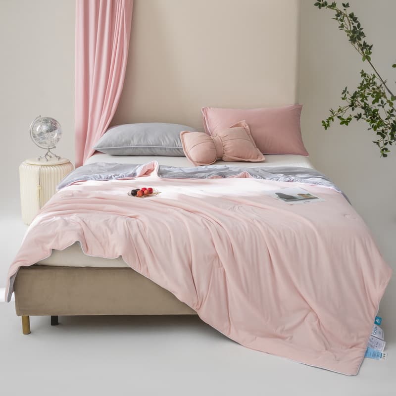 Summer cool silk summer cool quilt air conditioning quilt children's ice cream quilt solid color ice silk summer quilt thin quilt gift wholesale