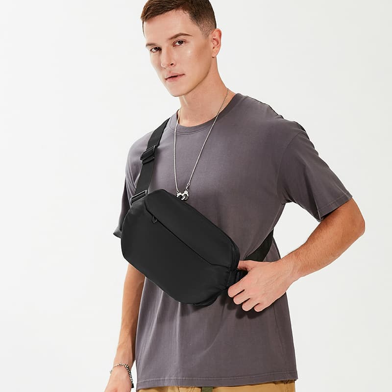 Men's crossbody bag, trendy brand shoulder bag, personalized waterproof crossbody bag, men's sports style cycling bag, fashionable casual chest