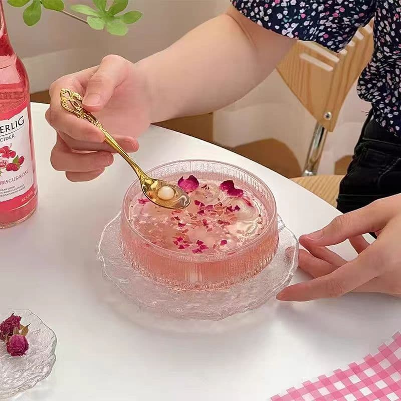 Simple ins style embossed glass dessert bowl household high-value transparent fruit yogurt bird's nest bowl ice cream bowl