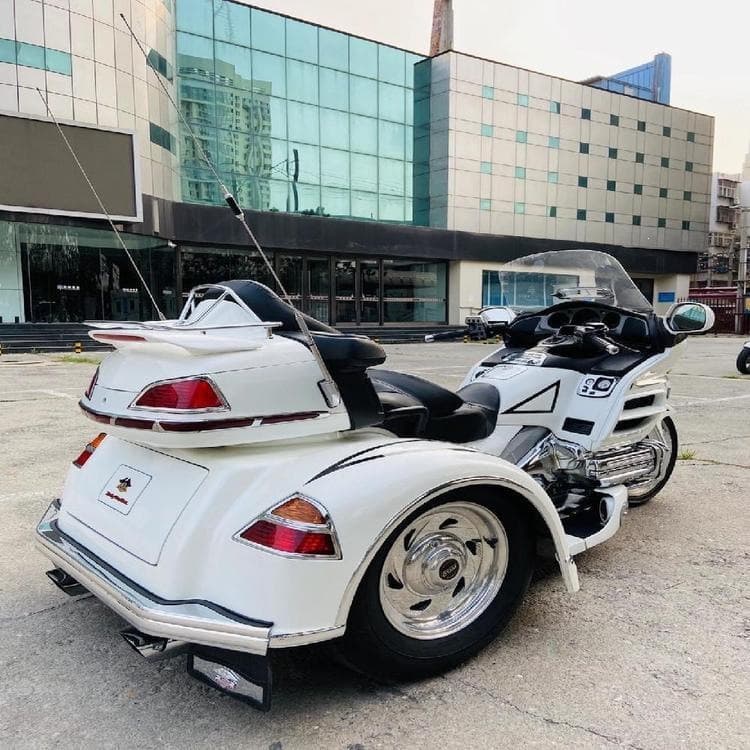 Price Negotiable. Honda Gold Wing 1800 Motorcycle Direct from Authorized Dealer