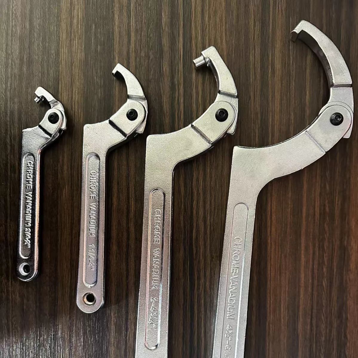 Crescent adjustable wrench multi-function adjustable adjustable wrench tightening round nut round head manual wrench adjustable wrench