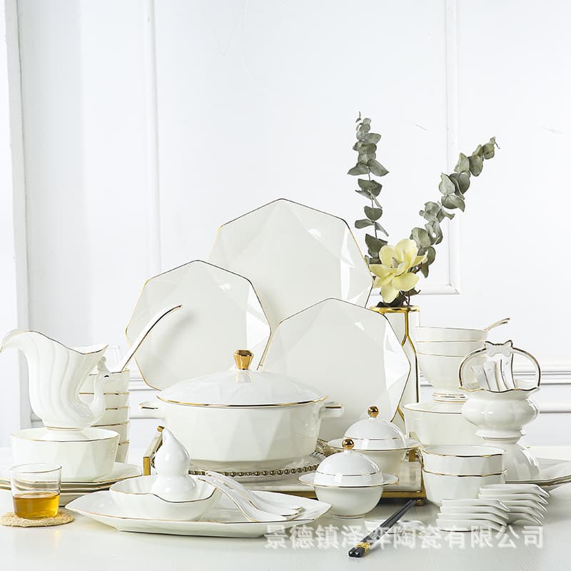 Jingdezhen Irregular Tableware Gold Rim Dinnerware Set Bone China Bowls and Plates Chinese Wholesale Home Bowls Gift Set