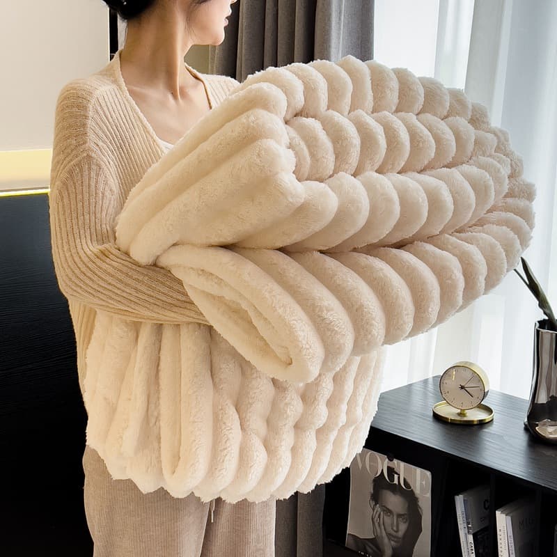 Bulk Wholesale Thickened Rabbit Fur Velvet Flannel Blanket Coral Fleece Blanket Office Milk Velvet Nap Blanket Cover Blanket