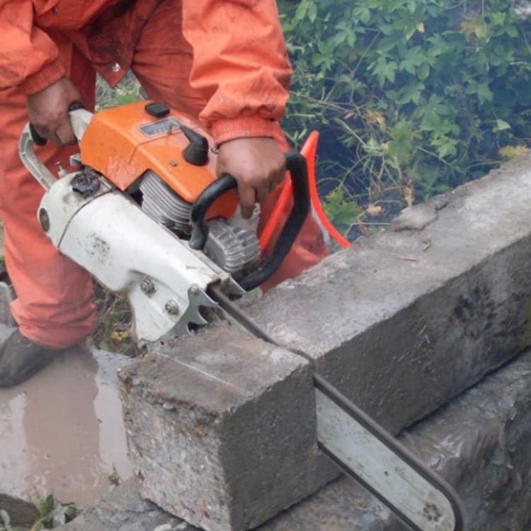 Gasoline engine diamond chain saw K970, internal combustion concrete cutting saw, wall cutter, handheld fire rescue demolition saw