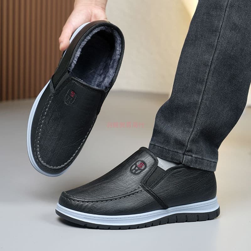 Old Beijing Cotton Shoes for Men Winter Warm Plush Casual Waterproof Middle-Aged Dad Shoes with Cotton Padding