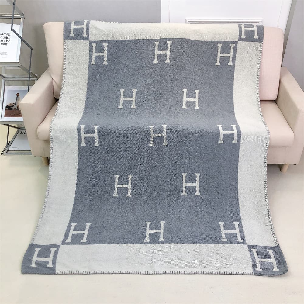 H-letter wool cashmere blanket for car, home, naps, sofa, air-conditioned rooms, air travel, and flight throws