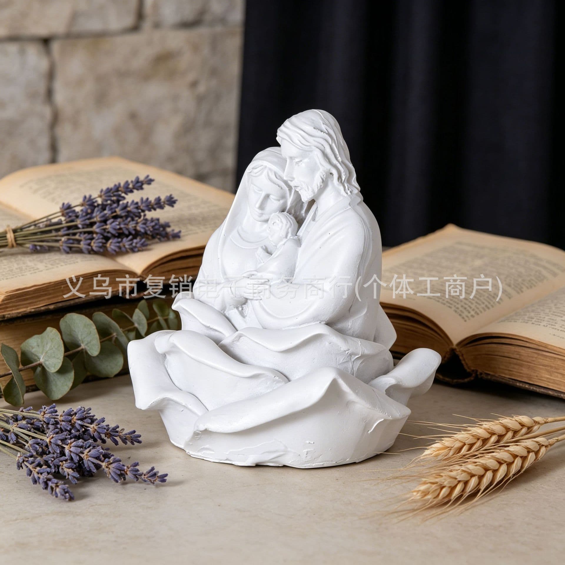 Best-selling Exquisite Resin Three-Person Family Car Ornament Home Decor Gift Craft Decoration