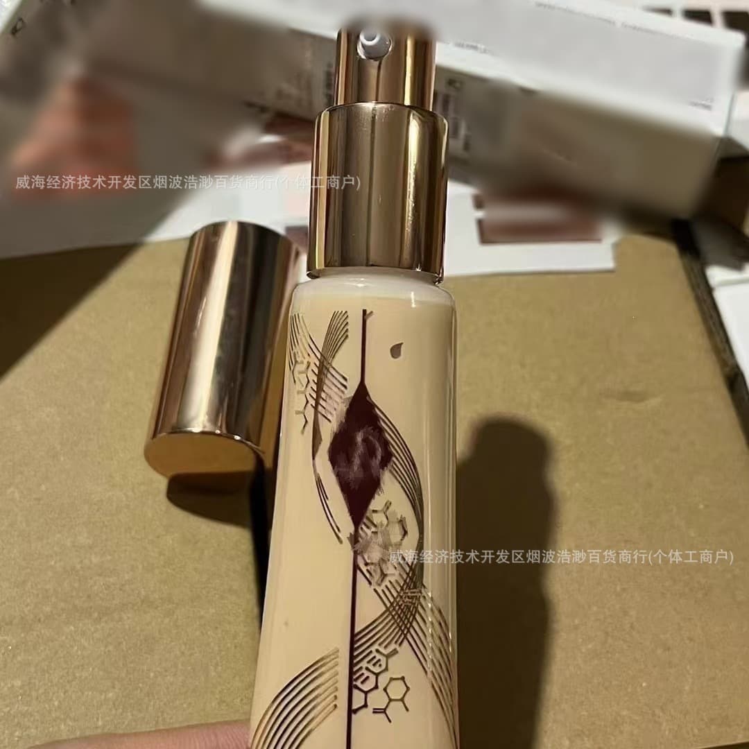 Cross-Border Foreign Trade Big-Name Brand C's New Product Hyaluronic Acid Foundation 30ml