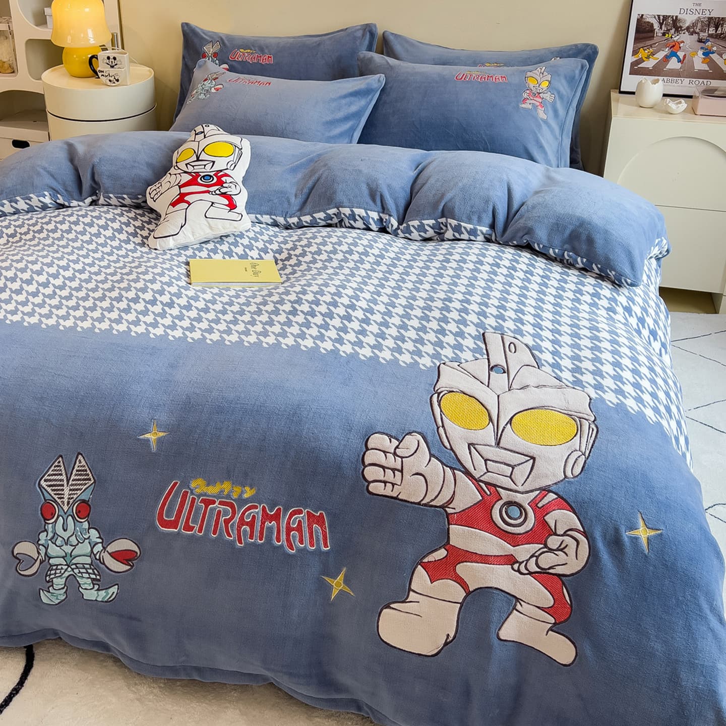 Winter thickened milk velvet bed four-piece set for children cartoon coral velvet Ultraman quilt cover plus velvet sheets and bedding