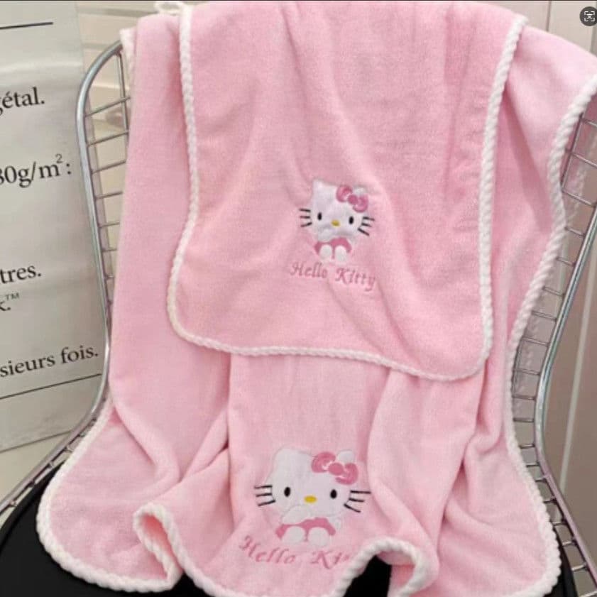 Coral fleece towel and bath towel set, cute Hello Kitty design, soft and absorbent for facial use, home gift