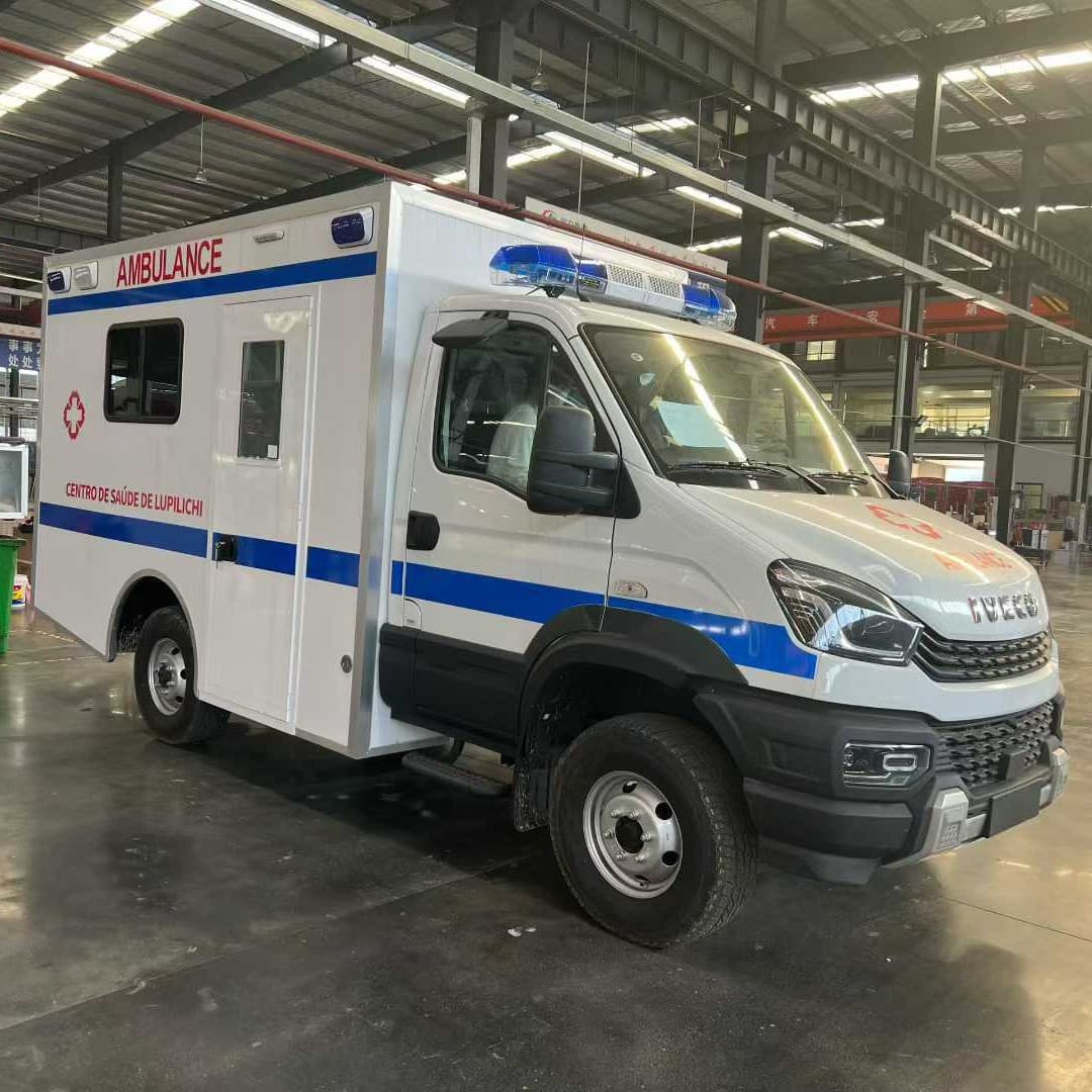 Iveco ambulance exportable, cabin-shaped interior with large space and complete equipment, 120 medical ambulance