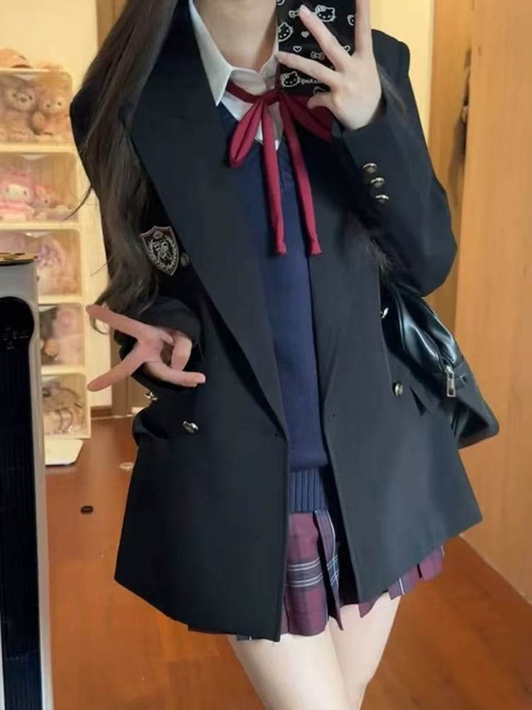 JK jacket/blazer, original uniform, college style, black suit jacket for petite figures, early autumn feel.