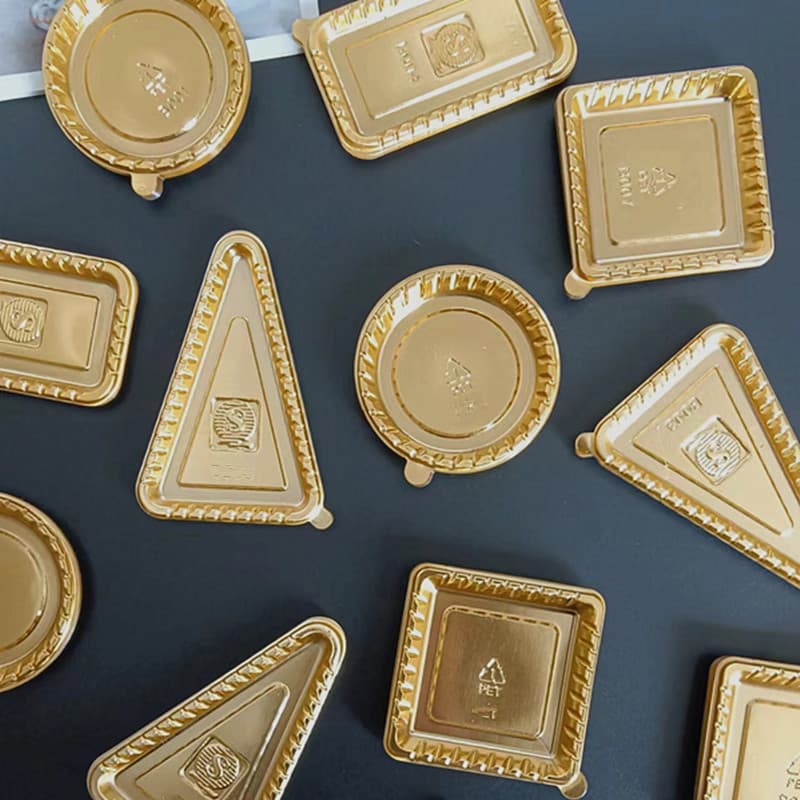 Golden baking triangle mousse mat plastic rectangular cake base cut into pieces dessert round pastry spacer