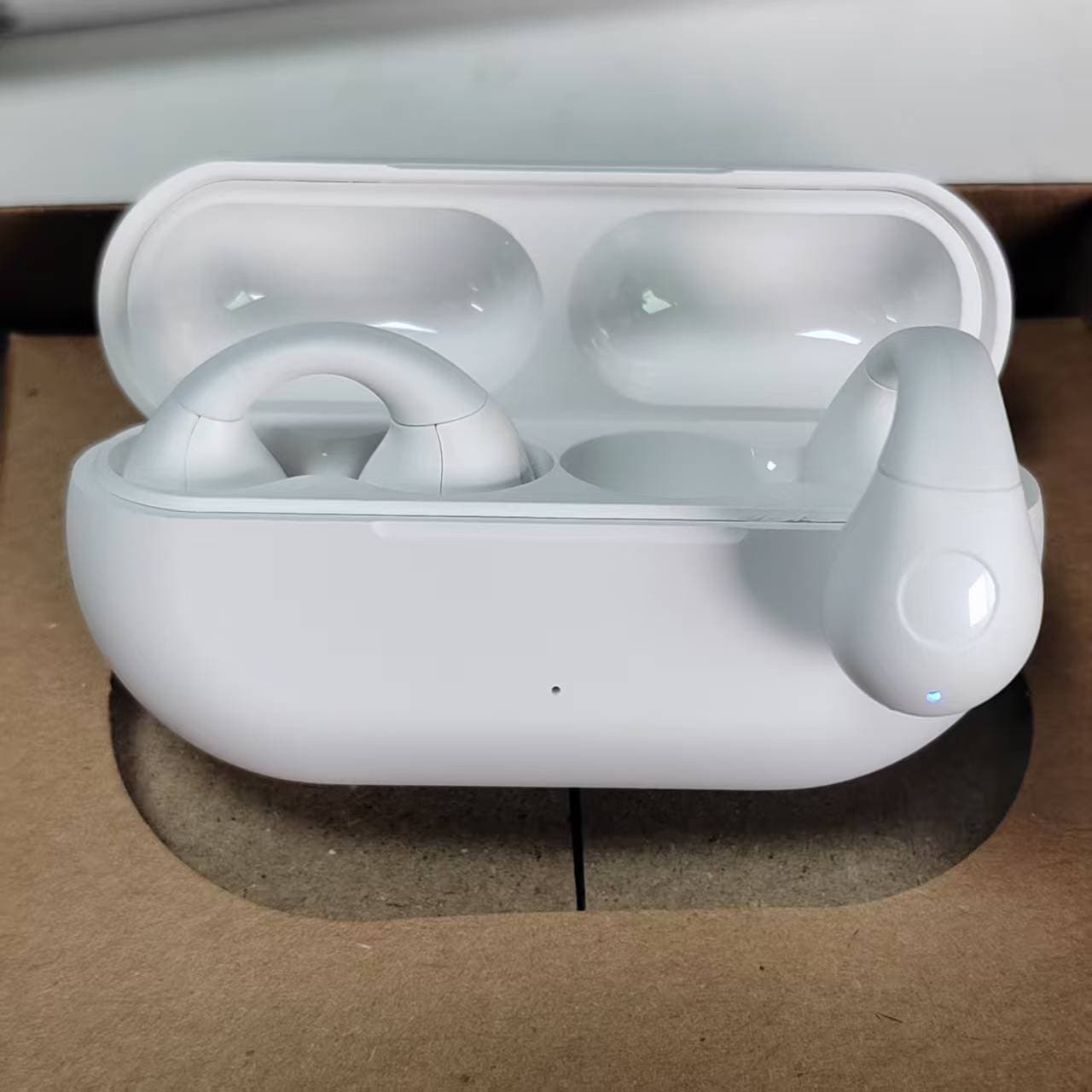 Cross-border Hot-Selling ambie Bone Conduction Clip-On Wireless Bluetooth Earbuds Fingerprint Touch Ear-Clip Sports Earphones