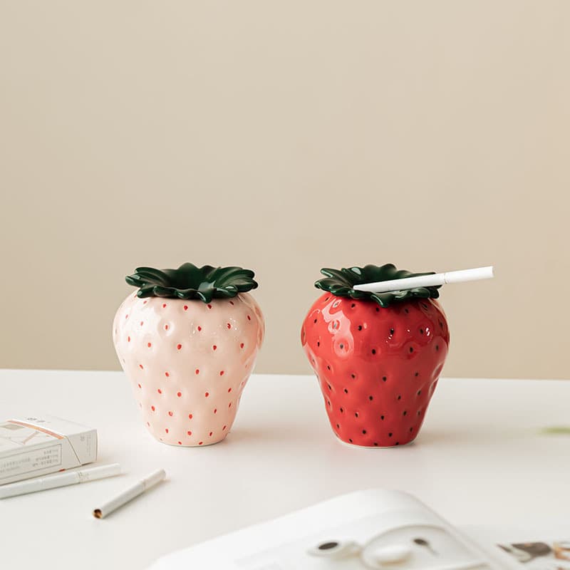 Creative strawberry water container ceramic tea dregs jar, large capacity tea dregs bucket, desktop office desk decoration ornament, ashtray