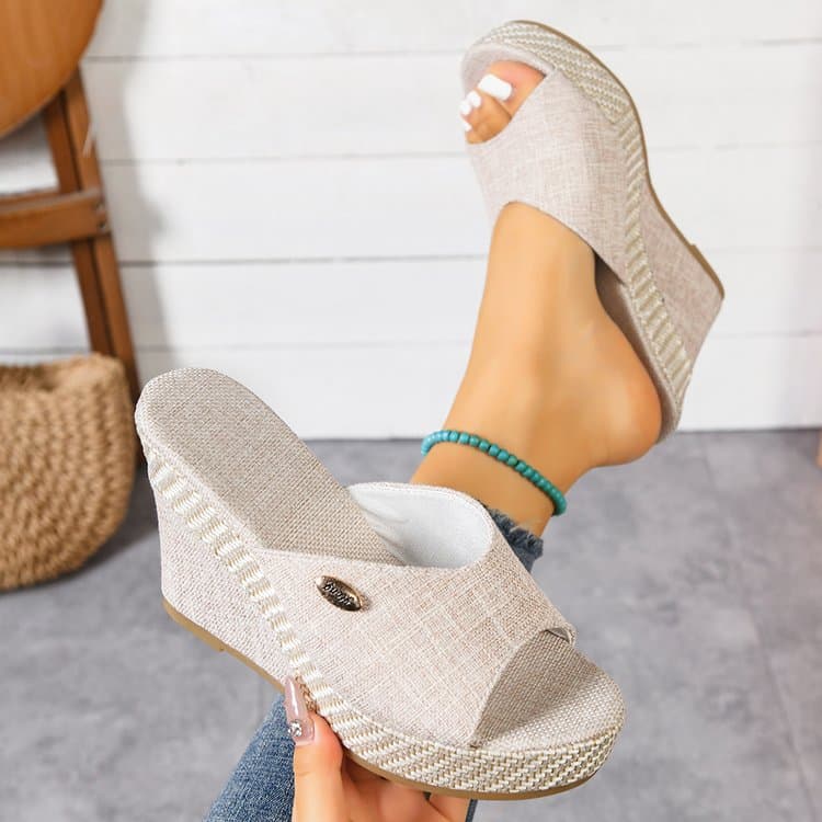 New Fashion European American Wedge Slippers Platform Thick Heel High Heel Sandals One Strap Plus Size Open Toe Slippers