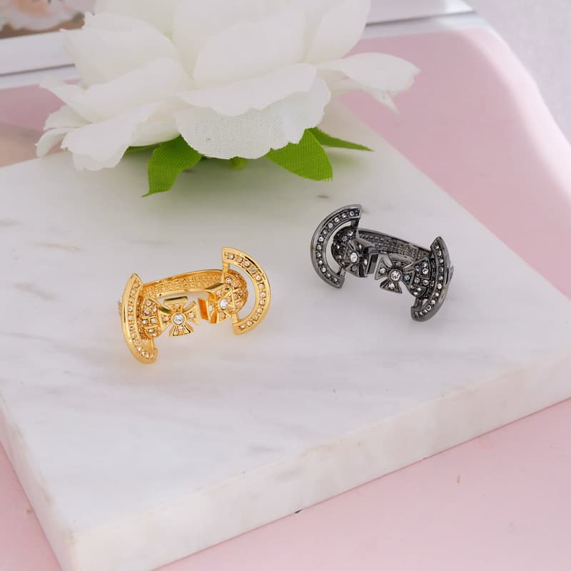 Empress of the West 3D Symmetrical Open Saturn Full Diamond Ring for Women, Light Luxury and Sophisticated Niche Design