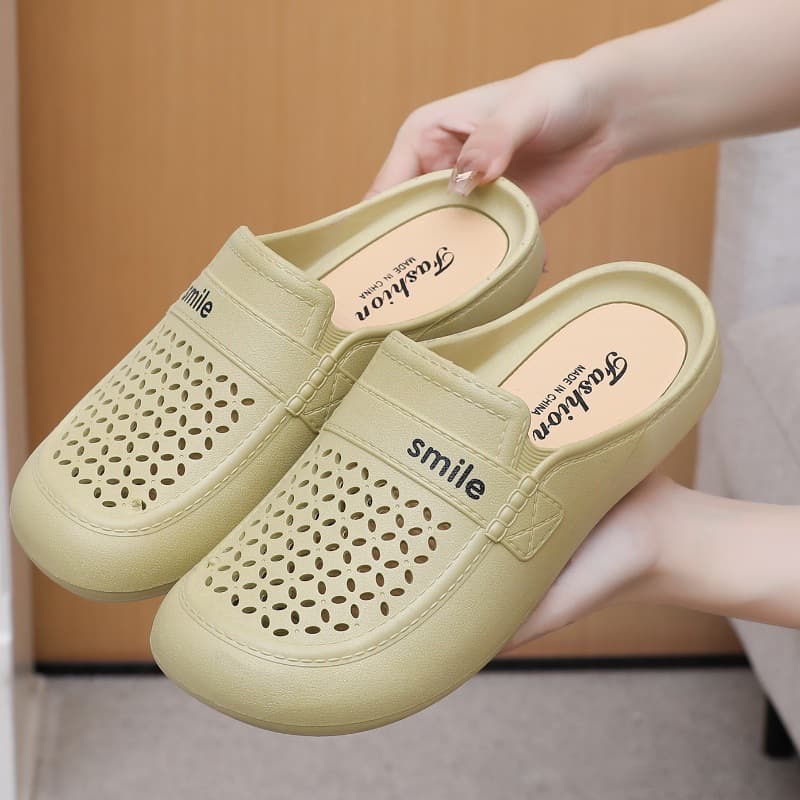 New Flat Non-Slip Closed-Toe Slippers for Middle-Aged Women, Faux Leather Mid-Heel Clog Slippers, Outdoor Women's Slippers