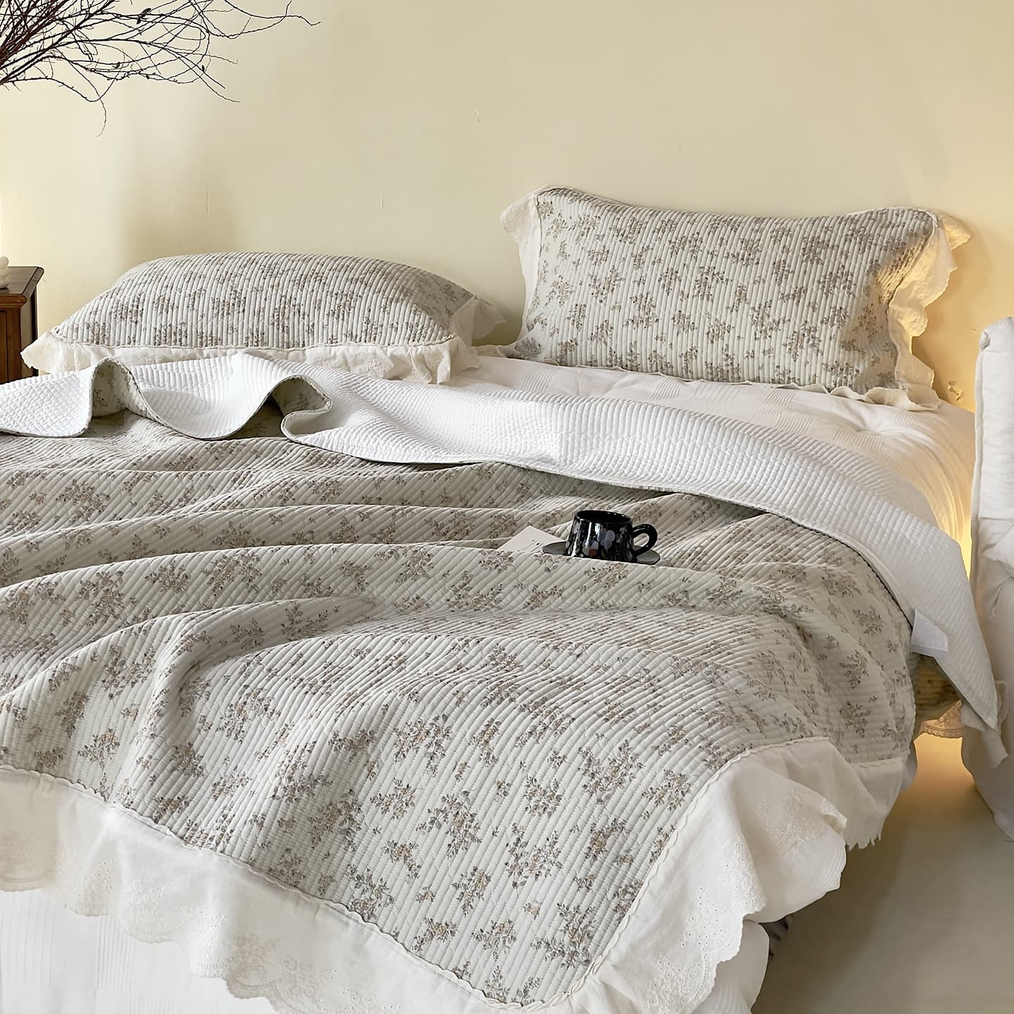 2026 New Cotton Sandwashed Bed Cover Hepburn Vintage Lace Style Bed Cover Three-Piece Set French Romantic Lace Bed Cover