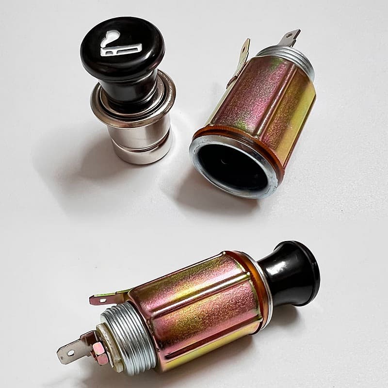 Car modified 12V cigarette lighter female seat 12V cigarette lighter assembly modified cigarette lighter female seat