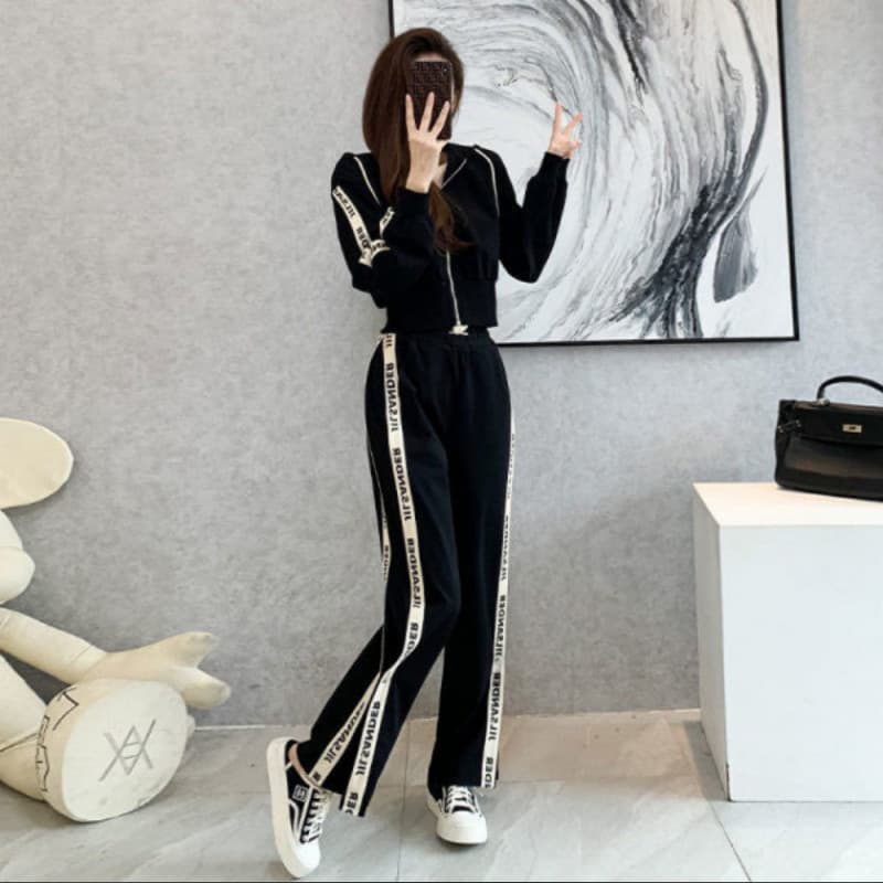 M164 [65% cotton Minnie] original new European station fashion hooded letter women's coat and wide-leg pants two-piece set.