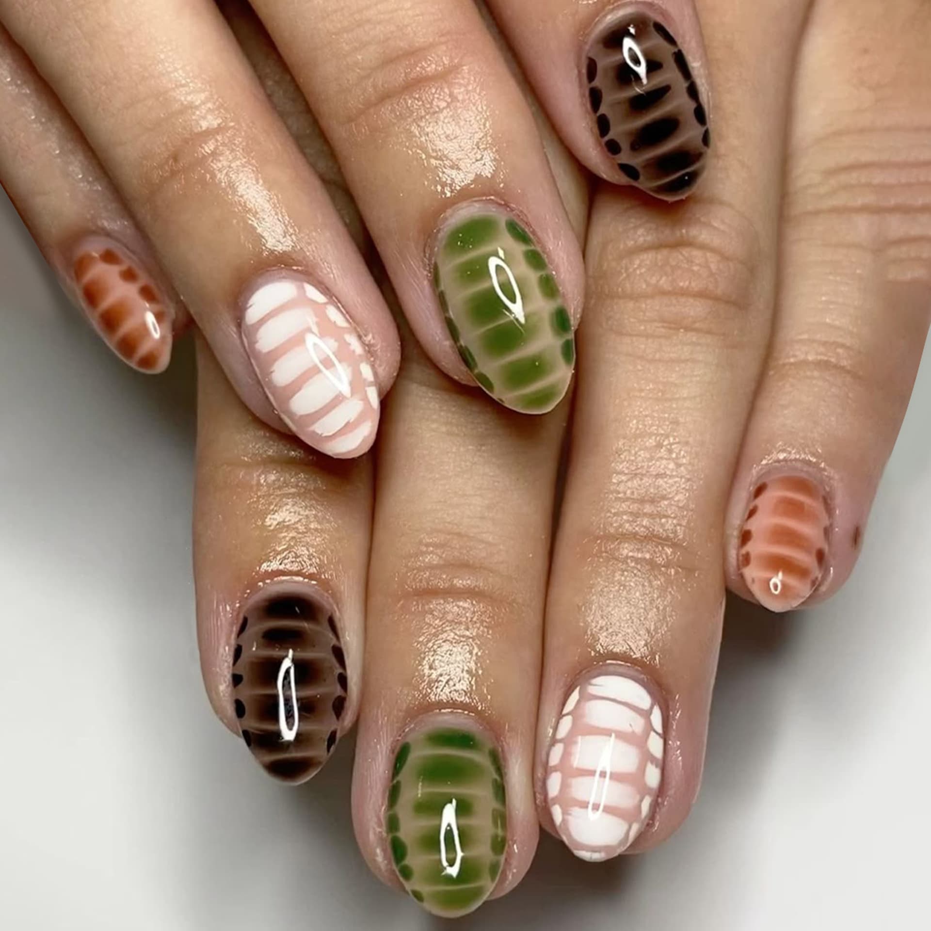 Lefan Cross-Border Colorful Dopamine Crocodile Texture Design Almond Press-On Nails Fashion Export False Nails
