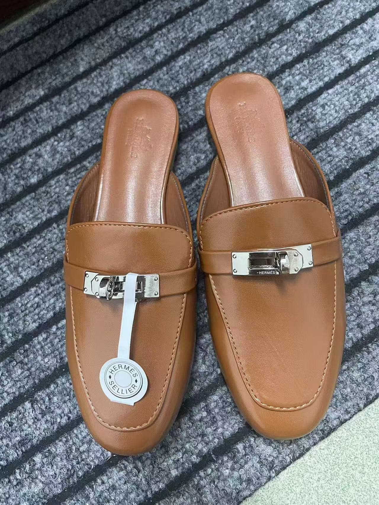 In Stock! High Version 2025 New Style Closed-Toe Slippers for Women, Flat Metal Buckle H-Style Loafer Slip-On Half Slippers
