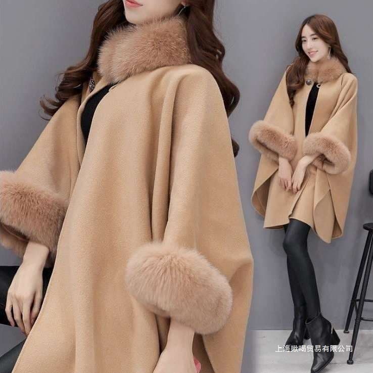 Autumn/Winter Long Wool Coat with Large Fur Collar, Elegant Cape Style Women's Overcoat, Hepburn-Inspired Figure-Flattering Outerwear